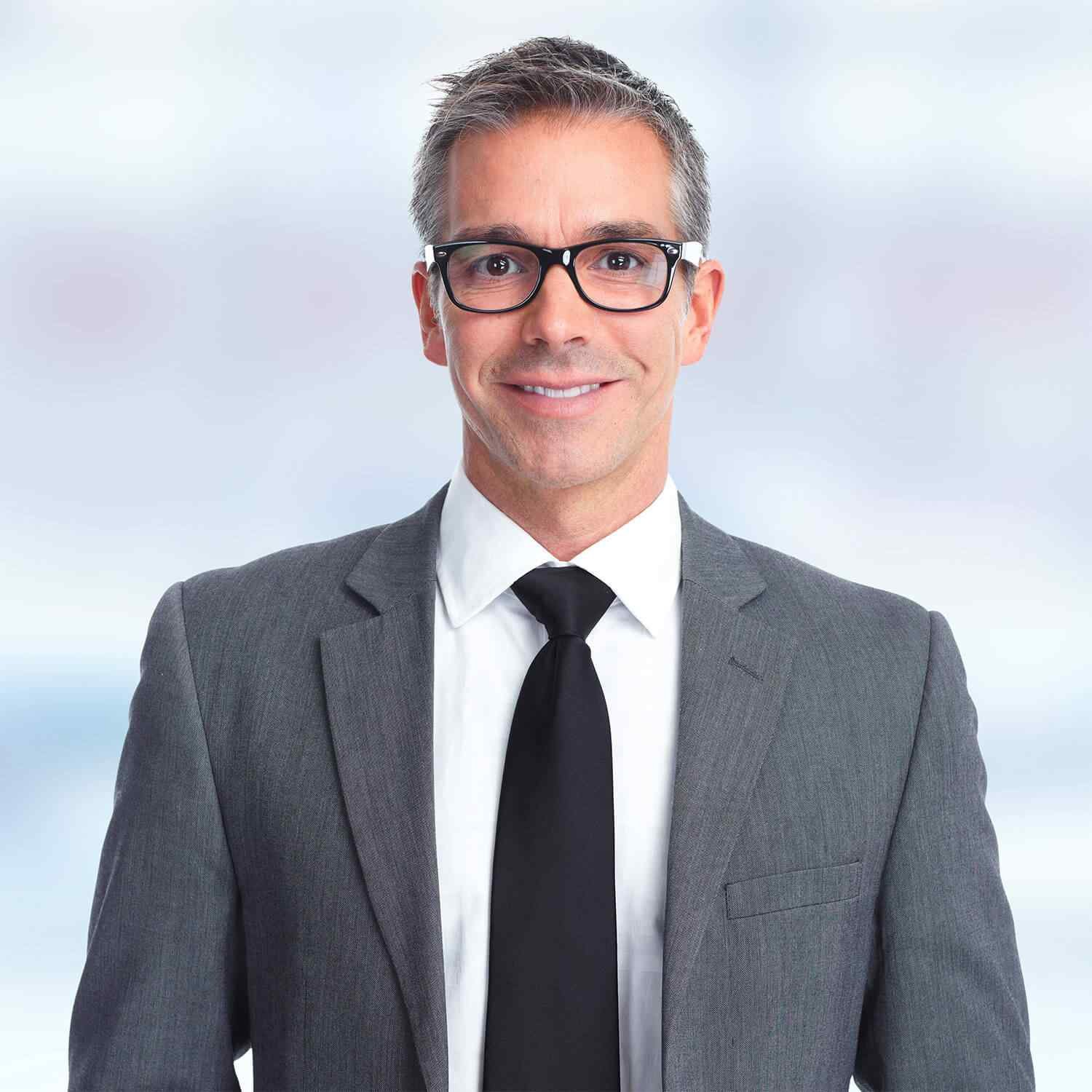 https://leadingauthenticallywithdrk.com/wp-content/uploads/2018/01/img-team-member-career-03.jpg